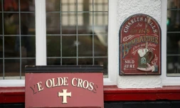 La façade u Ye Olde Cross, établissement datant du 19e siècle, le 5 février 2020 à Ryton, au nord-est de l'Angleterre