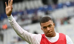 L'attaquant champion du monde du PSG Kylian Mbappé avant la finale de Coupe de France contre Saint-Etienne, le 24 juillet 2020 au Stade de France
