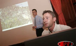 Vendredi 20 mai 2005 -Les collectivités locales sont appelées à se mobiliser lutter contre l'épidémie de chikungunya.