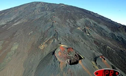 Jeudi 6 novembre 2003

Le Piton de la Fournaise donne de  sérieux signes de réveil