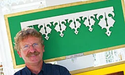 Mardi 27 avril 2004 -
Pascal Espinassier présente sa nouvelle collection de lambrequins