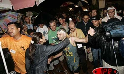 Vendredi 22 octobre 2004

Richeville Esparon a remporté le grand raid en 20 heures et 57 secondes
