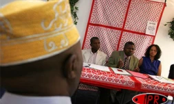 Vendredi 9 décembre 2005 - 

Le comité de soutien aux expulsés de Mayotte veut que les &quot;sans papiers&quot; soient traités humainement