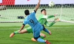 L'attaquant du FC Barcelone Luis Suarez, auteur d'un triplé face à Guangzhou Evergrande, le 17 décembre 2015 à Yokohama