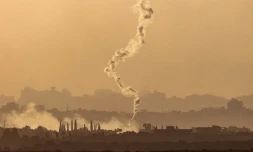 Photo d'un bombardement israélien dans la bande de Gaza prise depuis le sud d'Israël, le 8 novembre 2023