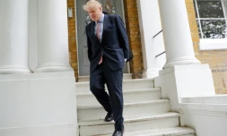 Le député Boris Johnson sort de son domicile, le 17 juin 2019 à Londres