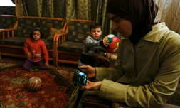 Deana Lynn avec ses enfants à Douma, le 17 mars 2018