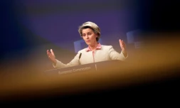 Ursula von der Leyen, la présidente de la Commission européenne, lors d'une conférence de presse à Bruxelles le 24 décembre 2020