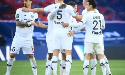 La joie des joueurs lillois aprĂšs leur victoire, 1-0 face au Paris Saint-Germain, lors du match de L1, le 3 avril 2021 au Parc des Princes