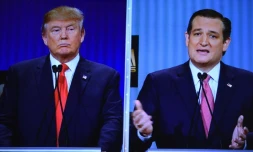 Candidats républicains à la présidentielle, Ted Cruz, sénateur du Texas(D) et le milliardaire Donald Trump, sur un écran géant lors d'un débat à Charleston, Caroline du Sud, le 14 janvier 2016