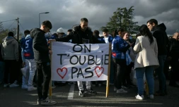 La marche blanche pour rendre hommage Ă Thomas, Ă Romans-sur-IsĂšre, dans la DrĂŽme, le 22 novembre 2023