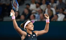 La joie de la Japonaise Naomi Osaka après sa victoire face à la Tchèque Karolina Pliskova en demi-finales de l'Open d'Australie, le 24 janvier 2019 à Melbourne