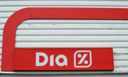 Carrefour va mettre en oeuvre un plan de sauvegarde de l'emploi (PSE) pour les 2.100 salariés des 273 ex-magasins Dia dont le groupe va se séparer