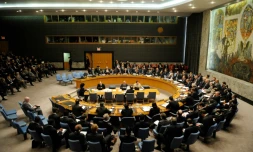 Préparée par la France, cette résolution confie au secrétaire général de l'ONU Ban Ki-moon le soin de dresser dans les quinze jours une liste des options envisageables pour ce déploiement policier, en collaboration avec le gouvernement burundais et l'Union africaine