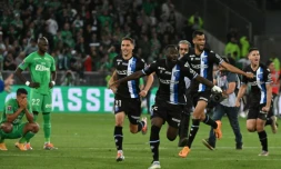 La joie des Auxerrois, après avoir avoir battu Saint-Etienne (1-1, 5-4 aux t.a.b.) en match retour du barrage L1/L2, synonyme de qualification pour la Ligue 1, le 29 mai 2022 au Stade Geoffroy-Guichard