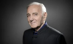 Le chanteur Charles Aznavour pose pour l'AFP, le 16 novembre 2017 à Paris