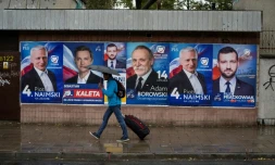 Des affiches électorales pour les élections législatives dans une rue de Varsovie (Pologne) le 9 octobre 2019