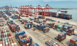 Des conteneurs au port de Lianyungang, le 16 juillet 2023 en Chine