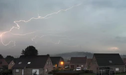 Huit enfants ont été blessés par la foudre, dont deux grièvement, samedi après-midi au parc Monceau, dans le 8e arrondissement de Paris