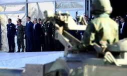 Le président brésilien Bolsonaro assiste à un défilé militaire à Brasilia le 10 août 2021
