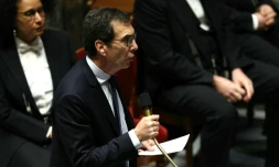 Le ministre du Travail Jean-Pierre Farandou s'exprime devant l'Assemblée nationale, le 2 décembre 2025 à Paris 