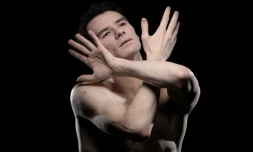 Paul Marque le 18 décembre 2020. A 5 ans, il s'initie à la danse dans un studio avec sa première professeure, Laeticia Michel puis découvre à 7 ans les stages de Biarritz avec Nicole Cavallin, professeure à l'Ecole de danse