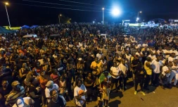 Des milliers de personnes assistent à un meeting près de Cayenne, en Guyane française, le 25 mars 2017