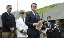 Manuel Valls devant le Sénat coutumier à Nouméa le 22 février 2025