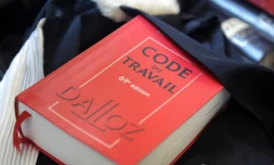 Un exemplaire du code du travail 