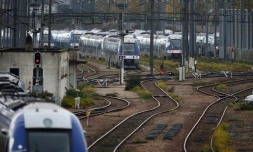 Des trains express régionaux (TER) de Normandie, photographiés à la gare SNCF de Sotteville-les-Rouen le 22 octobre 2015