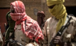 Un groupe de miliciens peuls au camp de démobilisation de Sévaré, dans le centre du Mali, le 6 juillet 2019