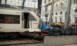 Un train accidenté dans la "gare de France", à Barcelone en Espagne, le 28 juillet 2017