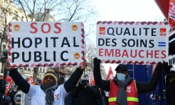Manifestation à Paris le 11 janvier 2022 pour réclamer plus de moyens pour l'hôpital