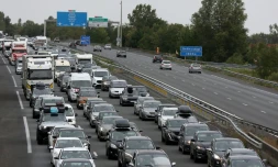 Bouchon sur l'A10 entre Saint-Andre-de-Cubzac et Bordeaux, en Gironde, le 5 août 2023.