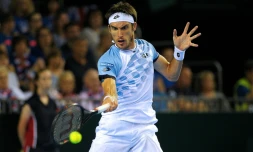 L'Argentin Leonardo Mayer face au Britannique Dan Evans, en demi-finale de Coupe Davis, le 18 septembre 2016 Ă Glasgow