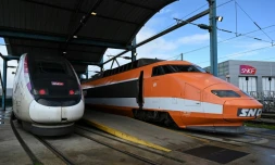 "Patrick" (d), premier TGV mis en service entre Paris et Lyon en 1981, à Saint-Denis, près de Paris le 25 février 2020, peu après sa mise à la retraite 