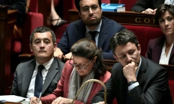 Agnès Buzyn (c) et Gérald Darmanin (g) à l'Assemblée nationale, le 16 octobre 2018