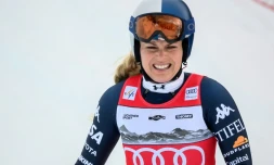 La star américaine Lindsey Vonn grimaçante aprÚs sa chute lors de la descente de Crans-Montana, en Coupe du monde de ski alpin, le 30 janvier 2026