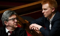 Les députés La France insoumise (LFI) Jean-Luc Mélenchon (g) et Adrien Quatennens, le 2 avril 2019 à l'Assemblée nationale à Paris