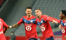 L'attaquant turc de Lille Burak Yilmaz (c) buteur contre Nice, le 1er mai 2021 à Villeneuve-d'Ascq 