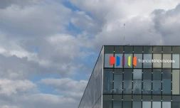 Audiences télé en 2015: France Télévisions (29,2%) devant le groupe TF1 (27,7%) (Médiamétrie)