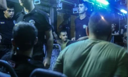 Arrestation de militaires par des policiers le 16 juillet 2016 Ă Istanbul