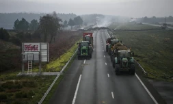 L'A63 bloquée par des agriculteurs à hauteur de Cestas, en Gironde, le 17 décembre 2025