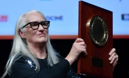 Jane Campion recevant le Prix Lumière à Lyon le 15 octobre 2021