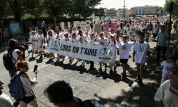 La marche blanche en hommage à Louis, à Carcassonne, samedi 4 juillet 2026