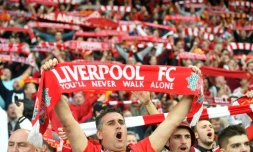 Des supporteurs de Liverpool avant le coup d'envoi de la finale de la Ligue Europa face à Séville, le 18 mai au Parc Saint-Jacques de Bùle