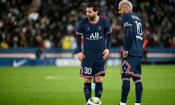 Les attaquants du PSG Lionel Messi et Neymar lors d'un match contre Saint-Etienne au Parc des Princes, le 26 février 2022