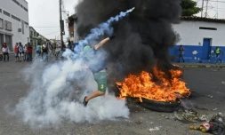 Affrontements le 23 février 2019 entre manifestants et militaires vénézuéliens à Ureña, ville frontalière avec la Colombie, après la fermeture temporaire des ponts frontaliers ordonnée par le gouvernement de Nicolas Maduro

