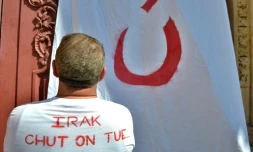 Symbole des Chrétiens d'Orient, lors d'un rassemblement contre leur persécution à Lyon le 26 juillet 2014