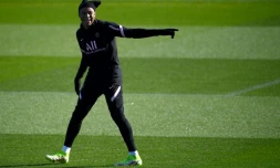 L'attaquant du Paris SG Kylian Mbappé à l'entraînement au Camp des Loges à Saint-Germain-en-Laye le 14 octobre 2021